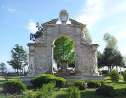 La Fontana di Santa Lucia frontale
