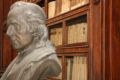 salone con busto